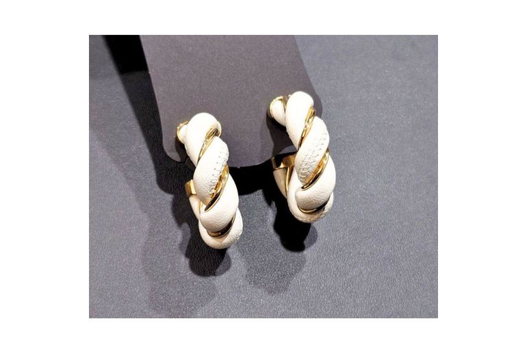 2025.10.14 ボッテガ ヴェネタ ツイスト ピアス レザー