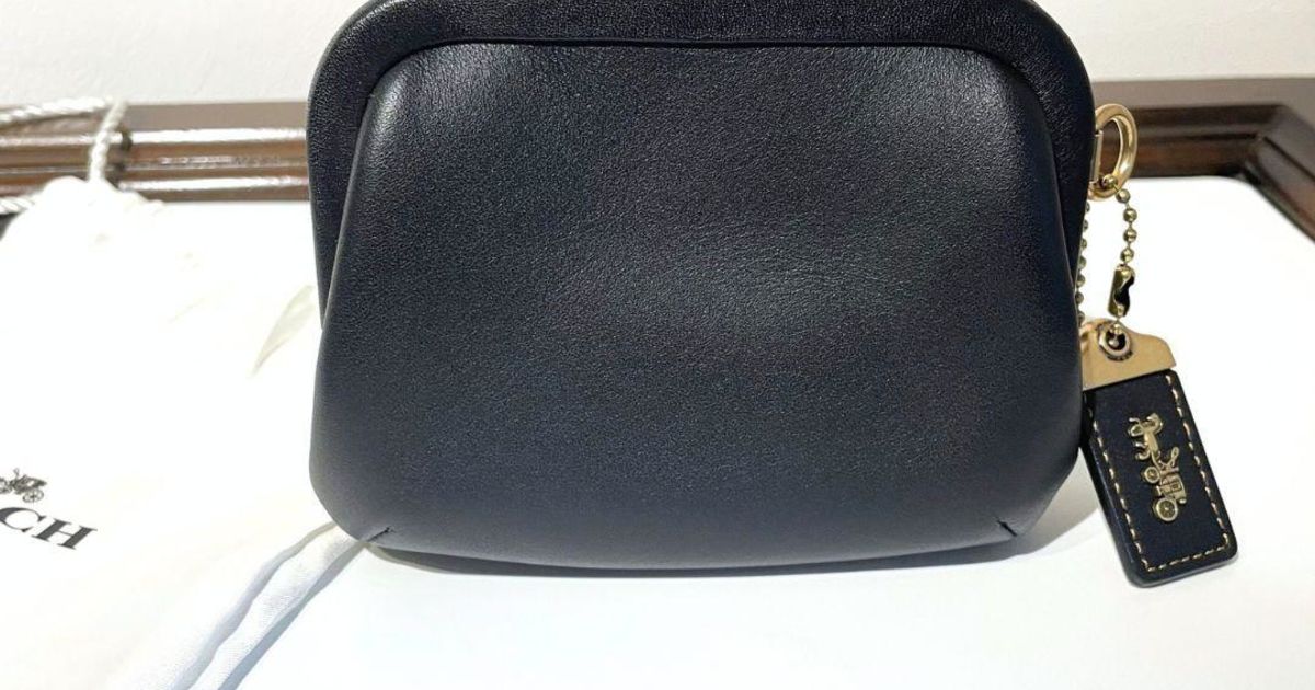 2025.5.15 COACH コーチ キスロック がま口 小銭入れ レザー ブラック