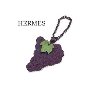 HERMES　エルメス　ぶどう型レザーキーホルダー　小物　アクセサリー 2025.7.12 エルメス フルーツチャーム キーホルダー ぶどう.